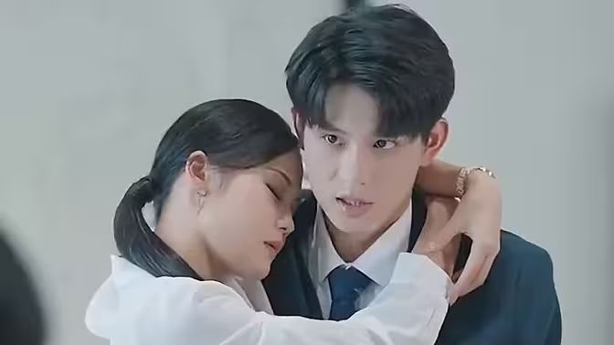 重生后，虐文霸總拿了寵妻劇本(全集)